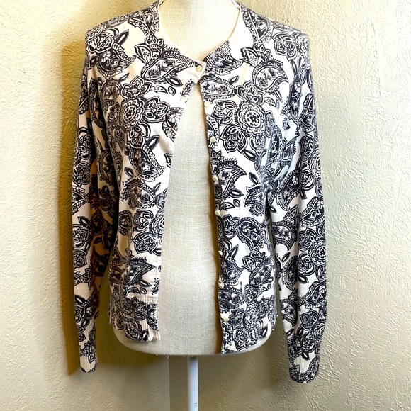 Old Navy Sweaters - Old Navy Paisley Print Cardigan